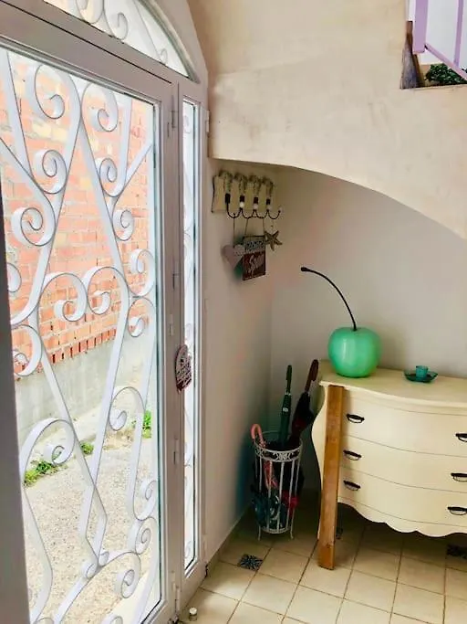 קוניל דה לה פרונטרה Apartamento Mivida 0*, קוניל דה לה פרונטרה